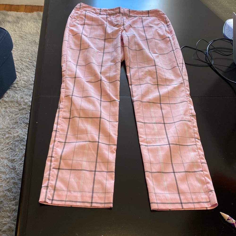 IZOD perform X size 6 in pink stripes